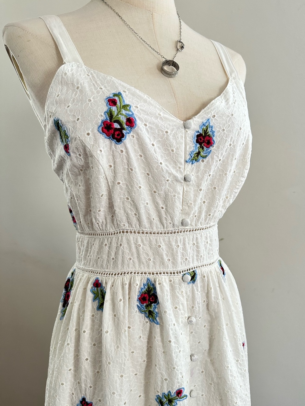 Avec Les Filles White Eyelet Embroidered Floral Maxi Dress Romantic Boho 8 - Picture 2 of 6